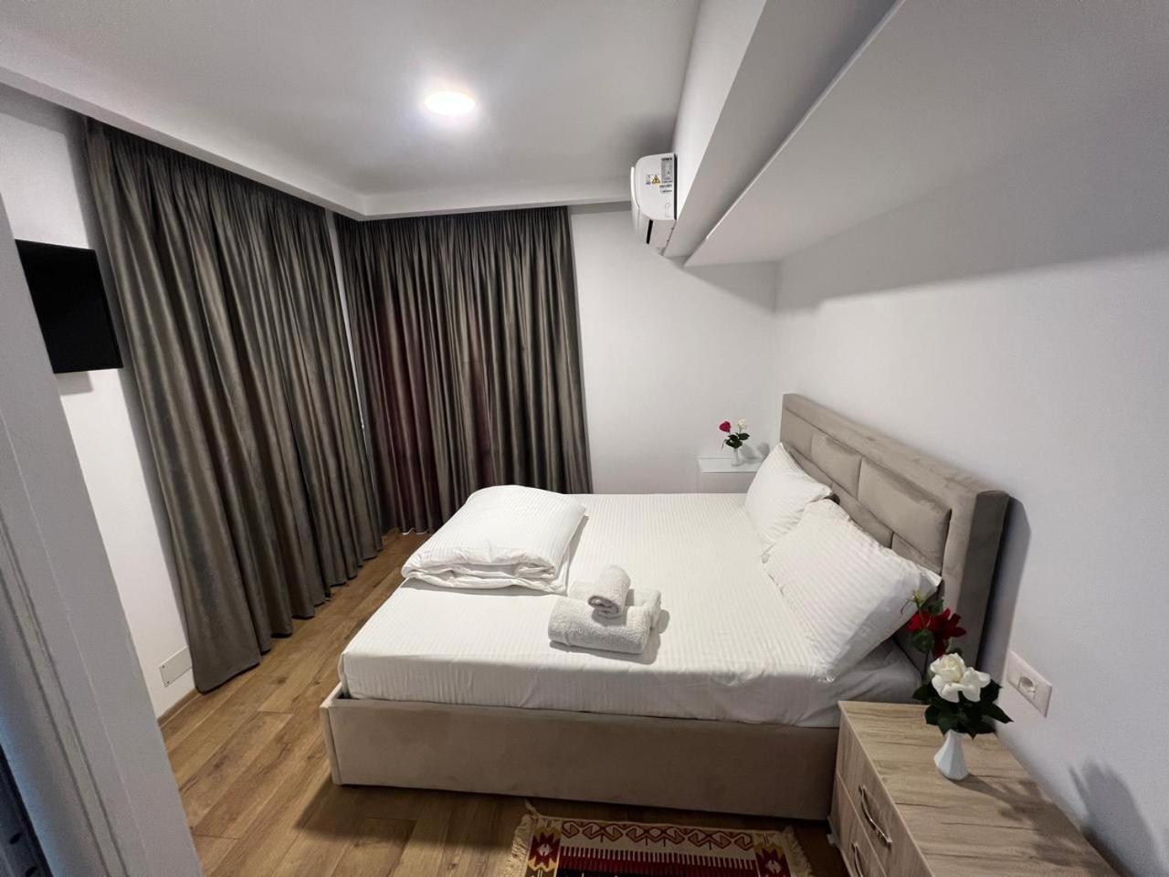 Blue Balcony Hotel Голем Экстерьер фото
