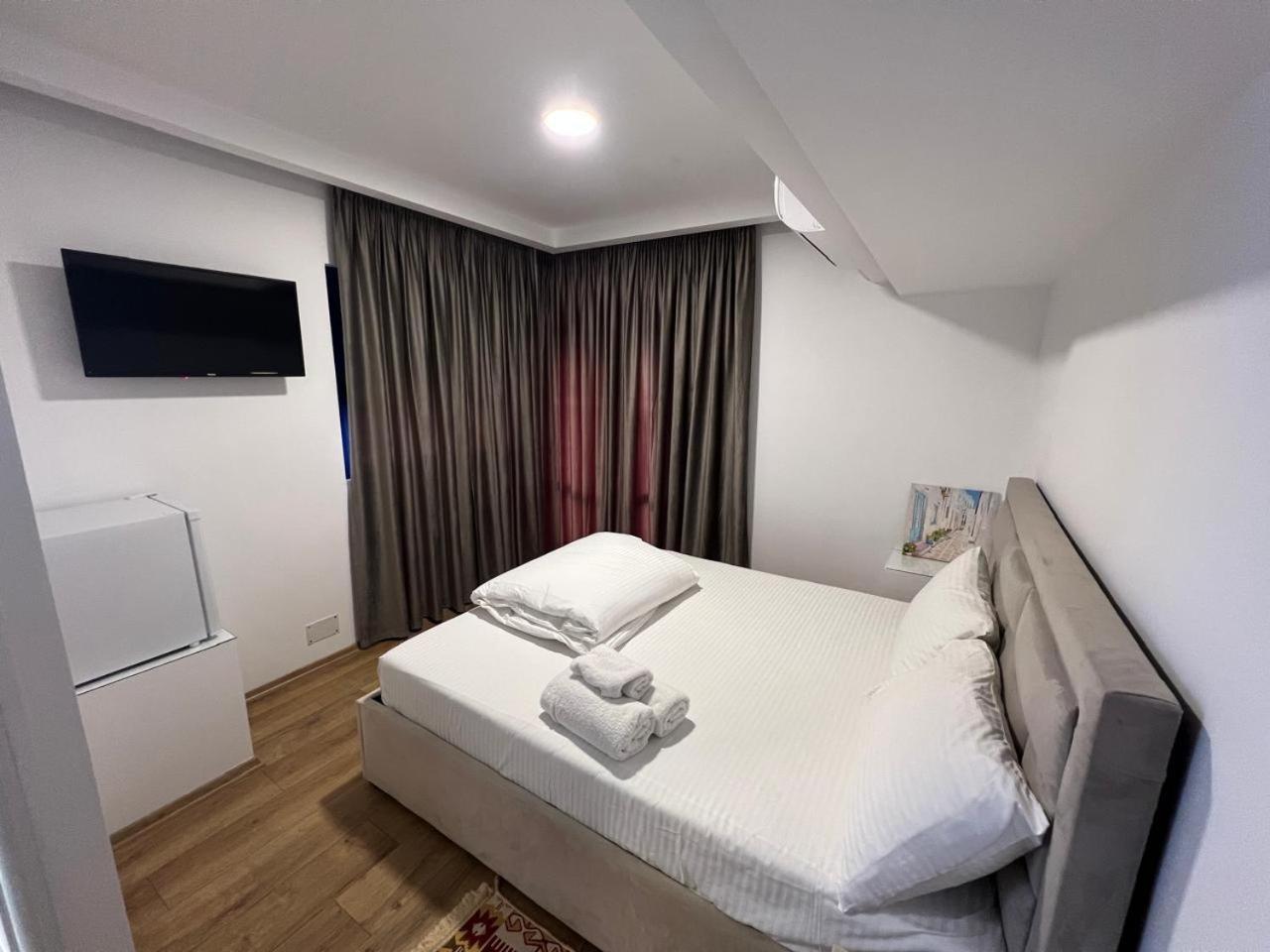 Blue Balcony Hotel Голем Экстерьер фото