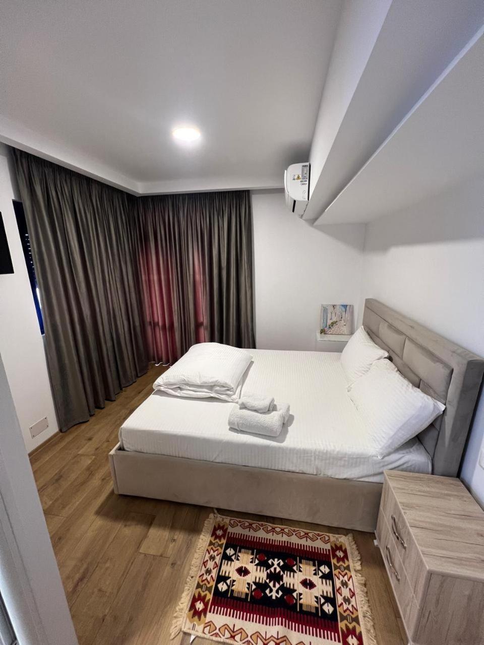 Blue Balcony Hotel Голем Экстерьер фото